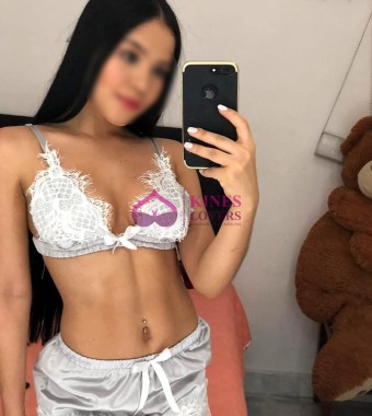 linda colombiana  jovencita delgada y apretadita